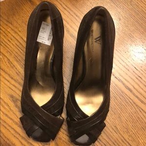 New Worthington brown heels - size 8
